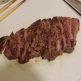 簡単ヘルシー ランプ肉deステーキ丼 レシピ 作り方 By ネコの手 楽天レシピ